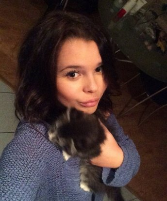 🔥 Со мной ты погрузишься в мир наслаждений и безудержный океан страсти. Я обладаю восхитительной красотой и изумительной фигурой, которая способна вызывать желание мгновенно. 💃
🌟 В моих объятиях у тебя отпадут все проблемы и негатив, я сделаю всё, чтобы ты почувствовал себя драгоценным и особенным. Я люблю приласкать, облизать... 😏
💦 Мои услуги – это настоящий эротический фейерверк. Оральный секс, классический секс, массаж – всего лишь небольшая часть из списка того, что я могу предложить. Моя фантазия безгранична! 💫
🌸 Мои клиенты охают от моих услуг и оставляют самые лестные отзывы. Я знаю, как довести тебя до безумного экстаза и удовлетворения. Мое прикосновение станет твоим проводником в мир наслаждения и безудержной страсти. 💖
📸 Мои фото – это всего лишь небольшое прикосновение к моей прекрасной внешности и сексуальности. Я не сомневаюсь, что тебе захочется меня увидеть вживую.
🔞 Живу в Москве, место встречи можно выбрать по твоему усмотрению. Я готова стать твоей фантазией и исполнить все твои желания. Позволь мне сделать тебя счастливым! 😉 Вера